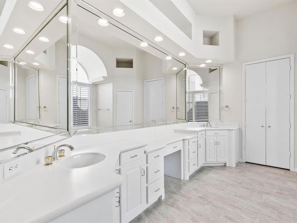 4924  Stony Ford Drive , Dallas Texas 75287