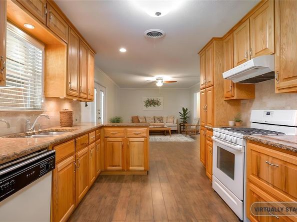 5613  Morley Avenue , Fort Worth Texas 76133