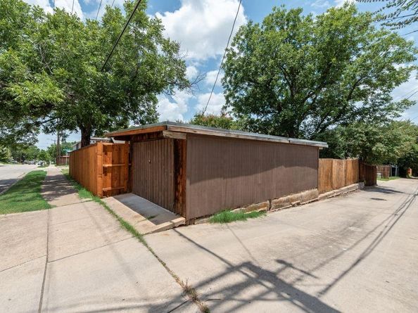 2131  Harrison Avenue , Fort Worth Texas 76110