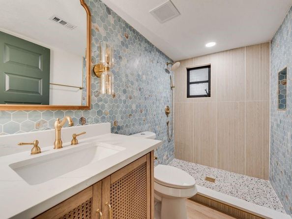 2131  Harrison Avenue , Fort Worth Texas 76110