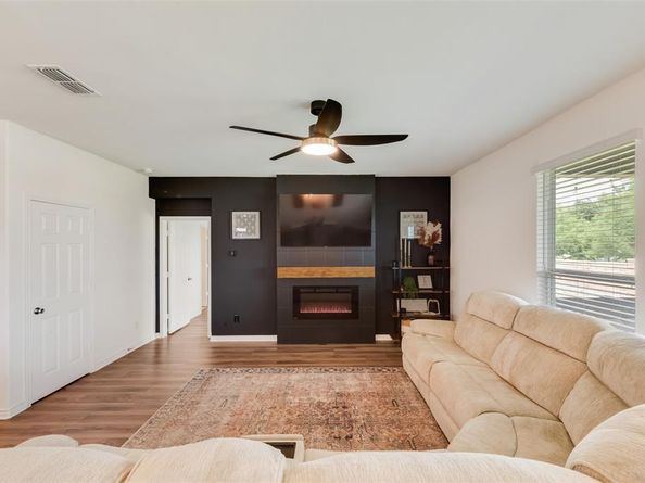 3000  Aslynn Circle , Aubrey Texas 76227