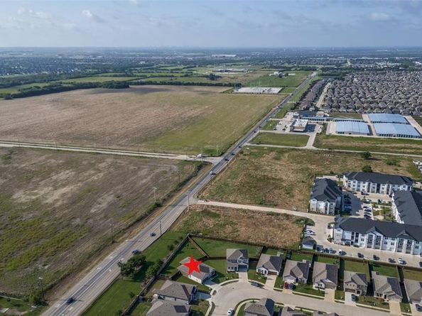 3000  Aslynn Circle , Aubrey Texas 76227