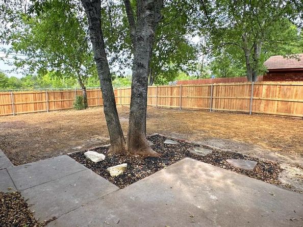 1411 E Kirnwood Drive , Dallas Texas 75232