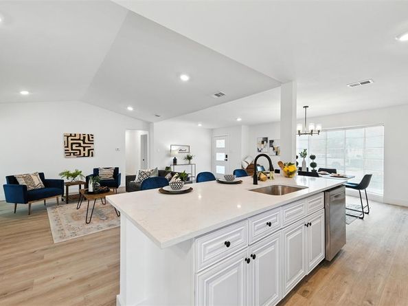 1411 E Kirnwood Drive , Dallas Texas 75232