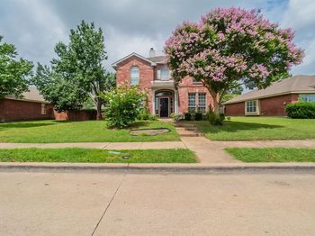 925  Clear Creek Drive 
