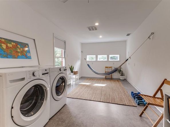10161  Baronne Circle , Dallas Texas 75218
