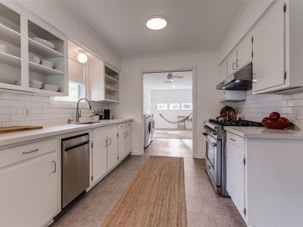 10161  Baronne Circle , Dallas Texas 75218