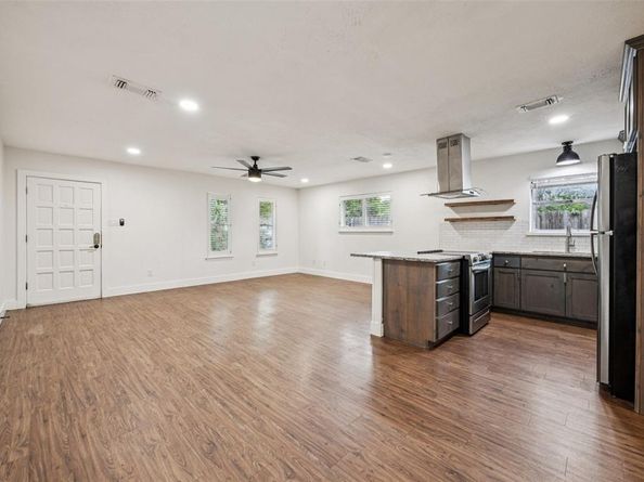 2529 W 12th Street , Dallas Texas 75211