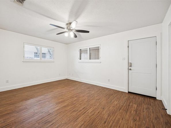 2529 W 12th Street , Dallas Texas 75211