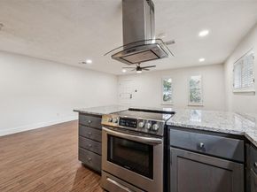 2529 W 12th Street , Dallas Texas 75211