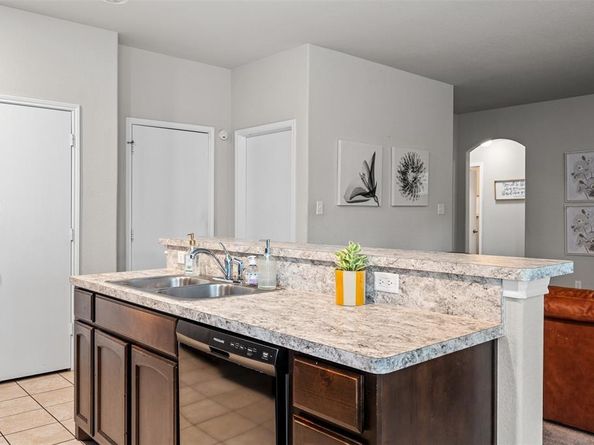 838 E Harvey Avenue , Fort Worth Texas 76104