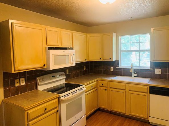 7308  Ravehill Lane , Dallas Texas 75227