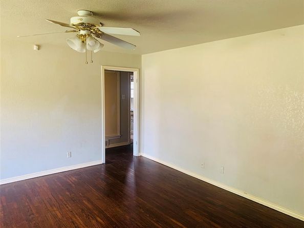 7308  Ravehill Lane , Dallas Texas 75227
