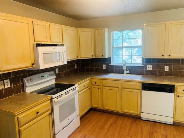 7308  Ravehill Lane , Dallas Texas 75227