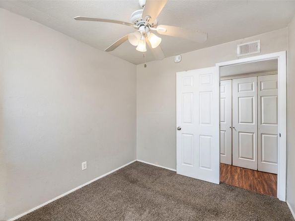 818  Edgemont Drive , Arlington Texas 76017