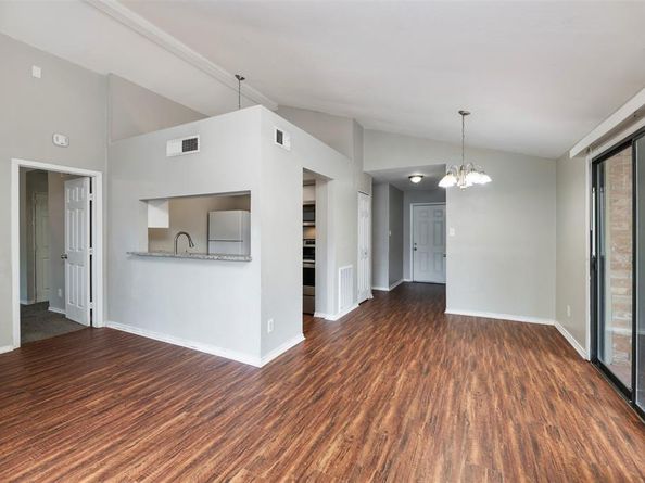 818  Edgemont Drive , Arlington Texas 76017