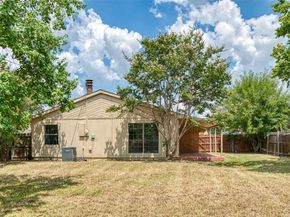 818  Edgemont Drive , Arlington Texas 76017