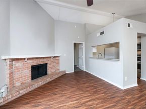 818  Edgemont Drive , Arlington Texas 76017