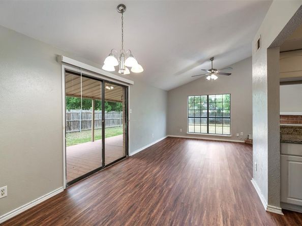 818  Edgemont Drive , Arlington Texas 76017