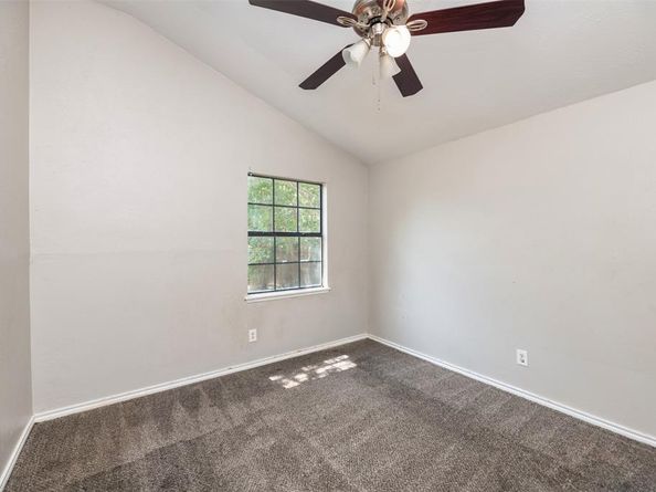 818  Edgemont Drive , Arlington Texas 76017