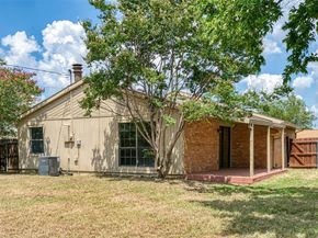 818  Edgemont Drive , Arlington Texas 76017