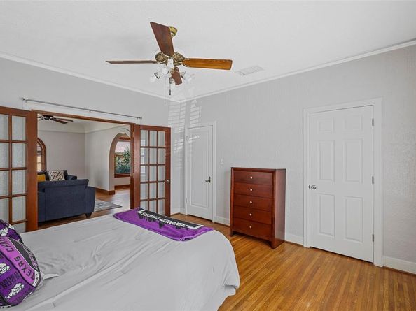 2563 S University Drive , Fort Worth Texas 76109