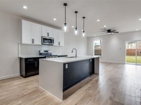 2414  Merlin Street , Dallas Texas 75215