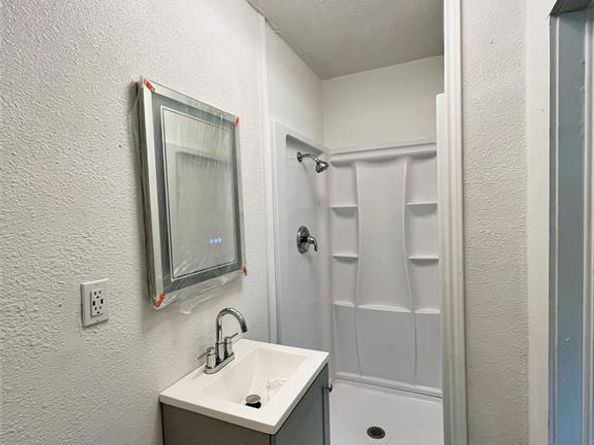 601  Blevins Street , Fort Worth Texas 76111
