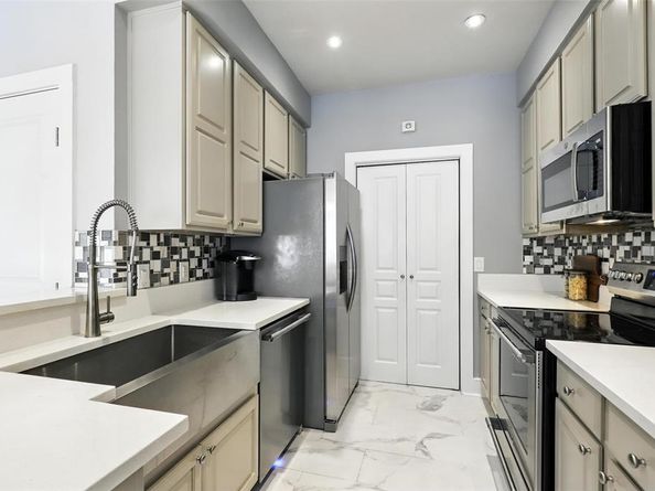 3320  Camp Bowie Boulevard  1205, Fort Worth Texas 76107