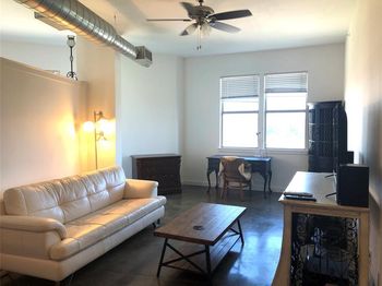 201 W Lancaster Avenue 