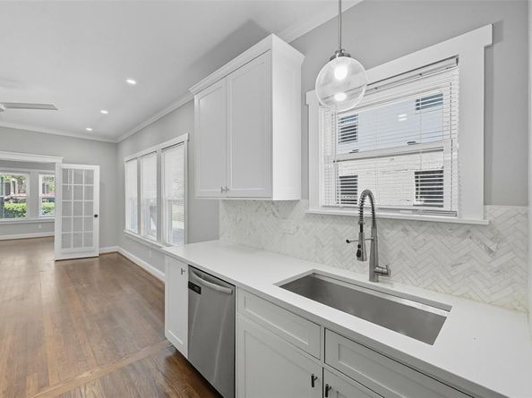 4112  Junius Street , Dallas Texas 75246