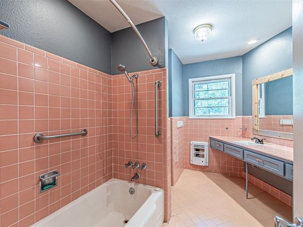 1201  Wilshire Boulevard , Arlington Texas 76012