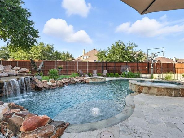 816  Oxford Court , Lewisville Texas 75056