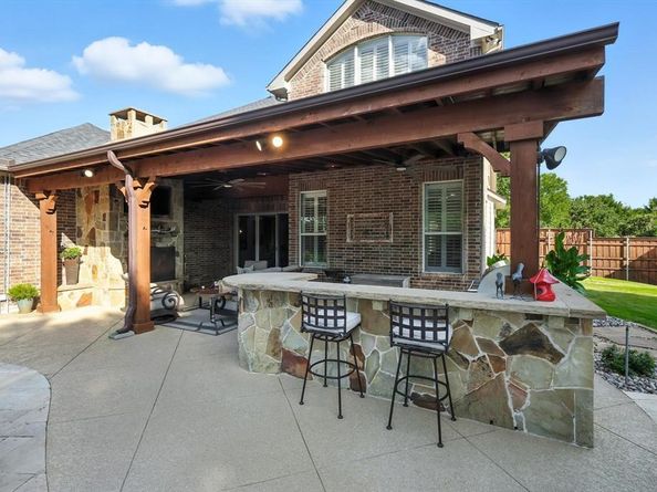 816  Oxford Court , Lewisville Texas 75056