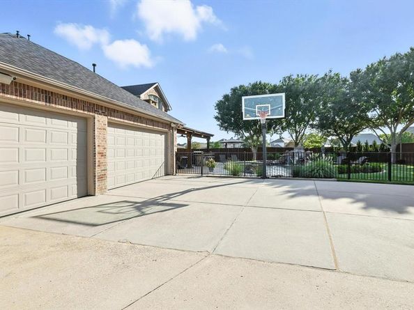 816  Oxford Court , Lewisville Texas 75056