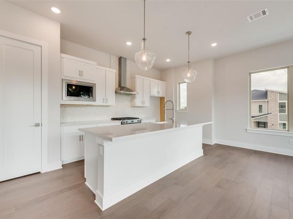 921  Ash Road , Plano Texas 75075