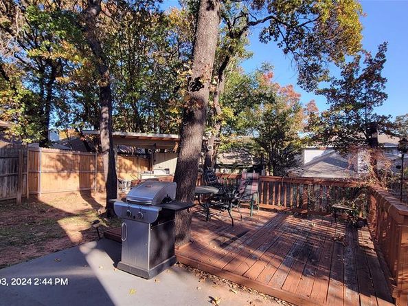 1637  Arbor Ridge Drive , Fort Worth Texas 76112