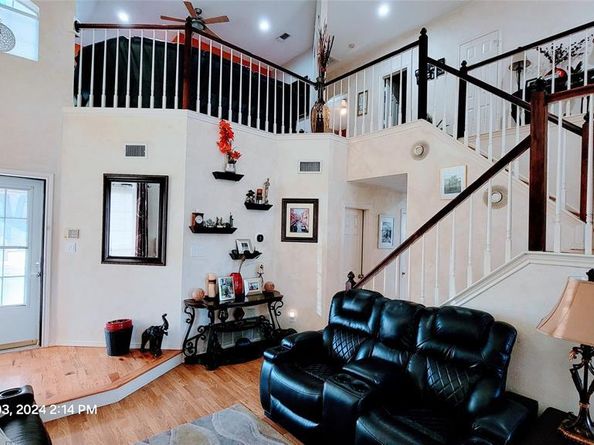 1637  Arbor Ridge Drive , Fort Worth Texas 76112