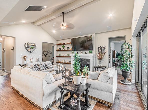 1507  Viridian Park Lane , Arlington Texas 76005