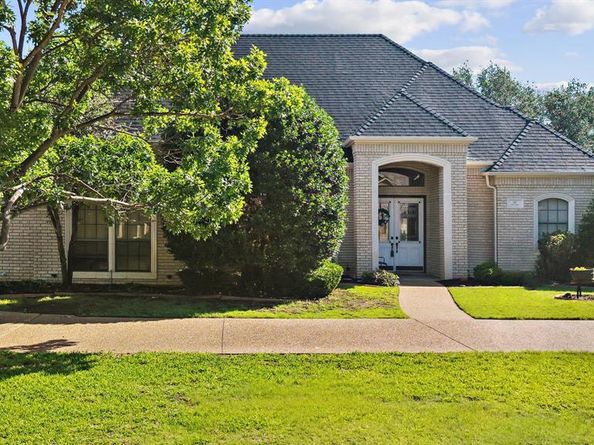 10  Fair Green Drive , Trophy Club Texas 76262