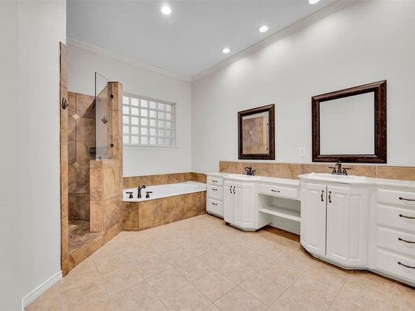 215  Edgestone Drive , Irving Texas 75063
