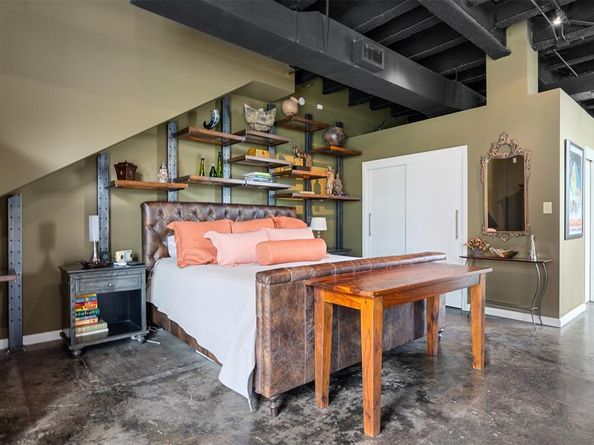 715  Jones Street , Fort Worth Texas 76102