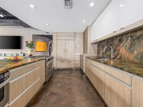 715  Jones Street , Fort Worth Texas 76102