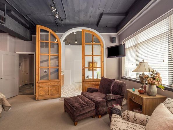 715  Jones Street , Fort Worth Texas 76102