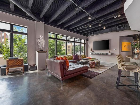 715  Jones Street , Fort Worth Texas 76102