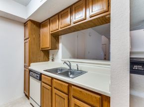 3253  Donnelly Circle  803, Fort Worth Texas 76107