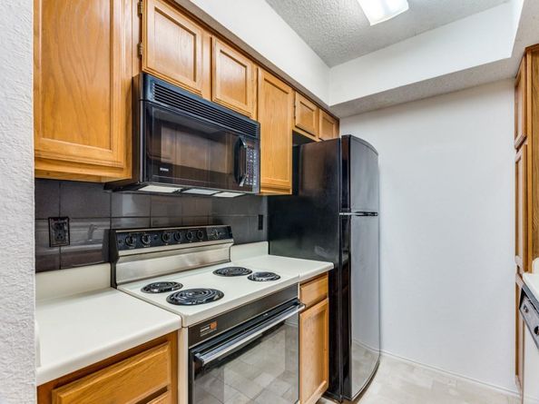 3253  Donnelly Circle  803, Fort Worth Texas 76107
