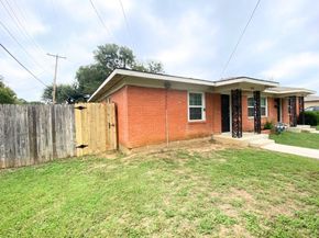 2501  Normont Circle , Fort Worth Texas 76103