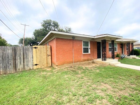 2501  Normont Circle , Fort Worth Texas 76103