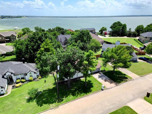 115  Linda Lane , Heath Texas 75032